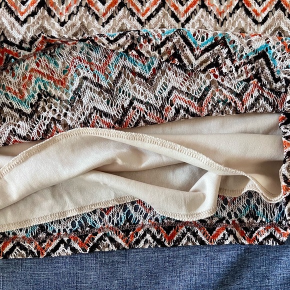 SOPRANO. Multicolor Chevron Mini Dress, Sz M, Lined, P2P 17”, Length is 33” - Picture 6 of 8